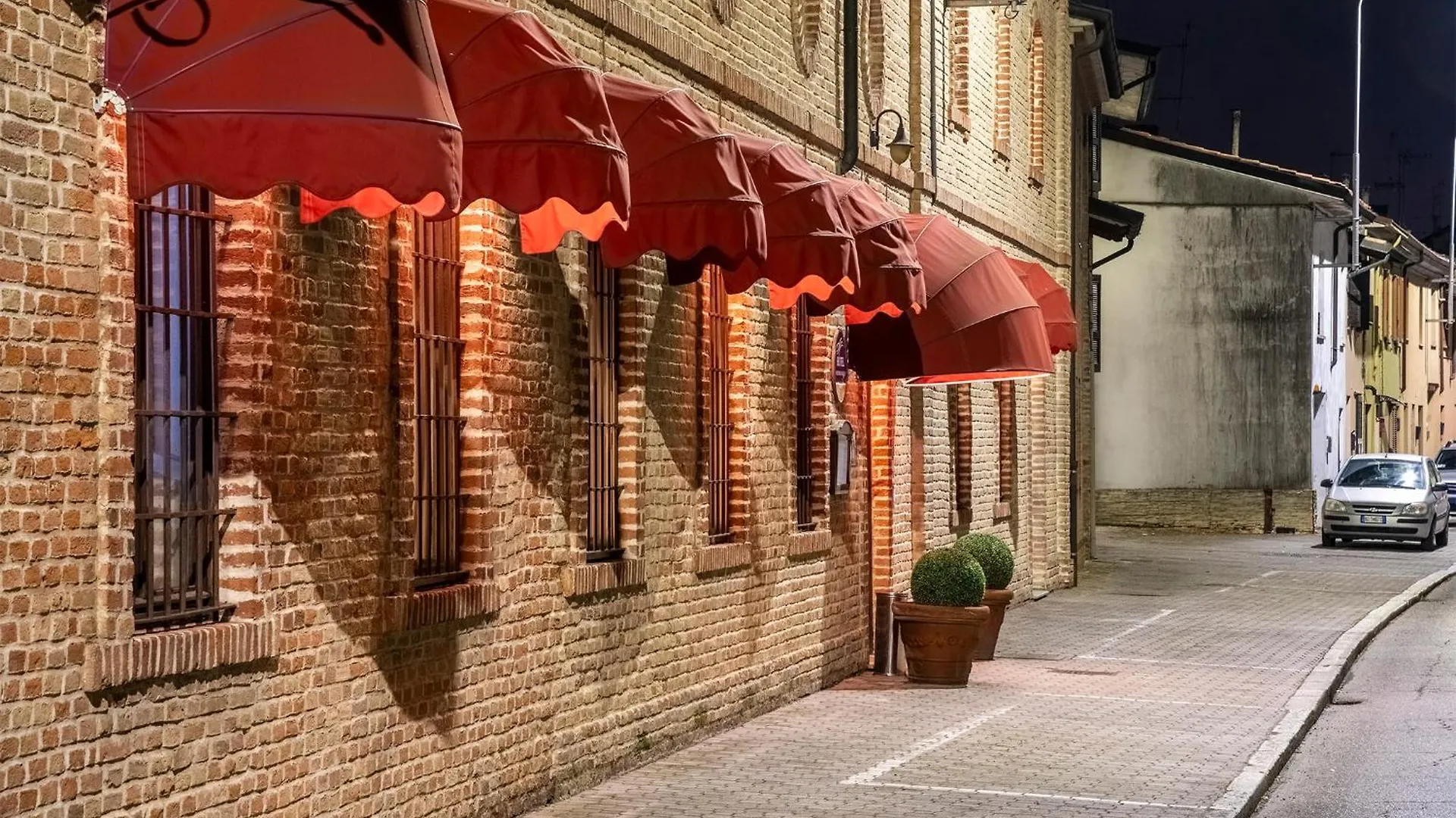 Hotel Vecchio Casello Castelleone Italy